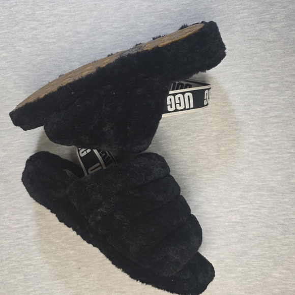 UGG Black Shearling Lined Sandals Size 9 Womens - Picture 2 of 7